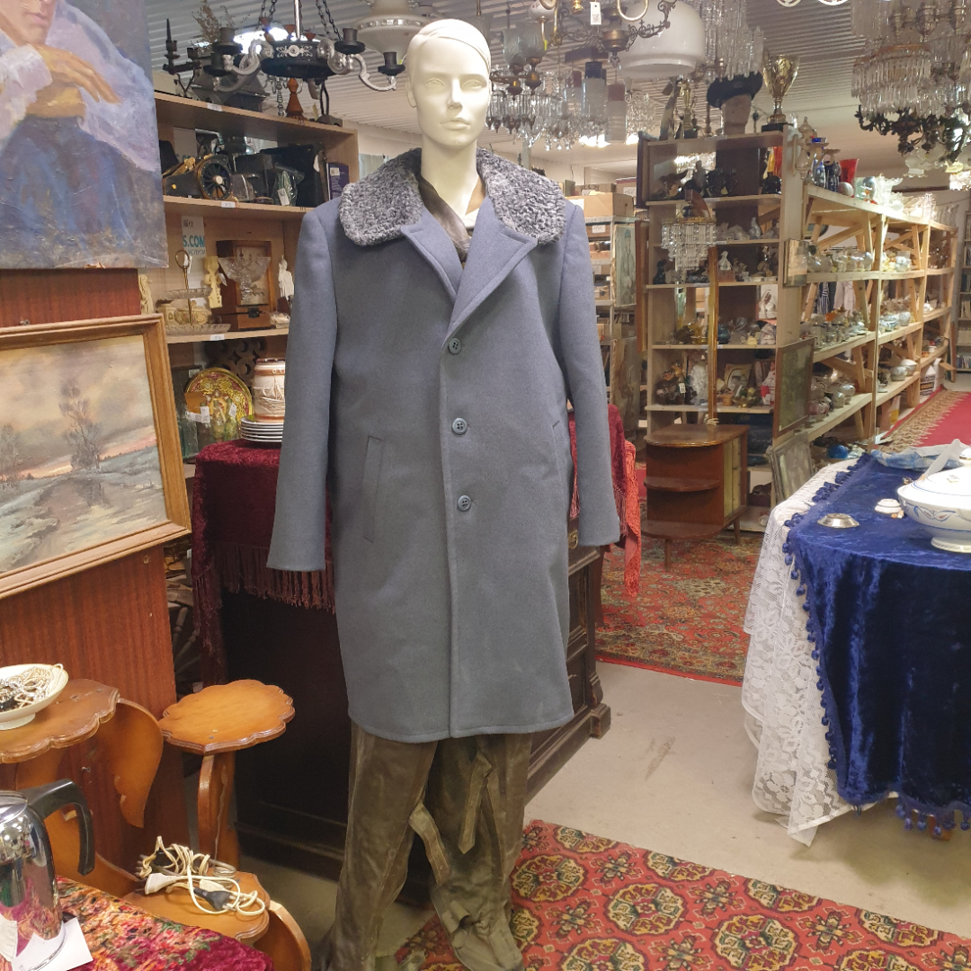 Пальто мужское, отделка каракуль, полуобхват груди 65 см, винтаж СССР. Картинка 1